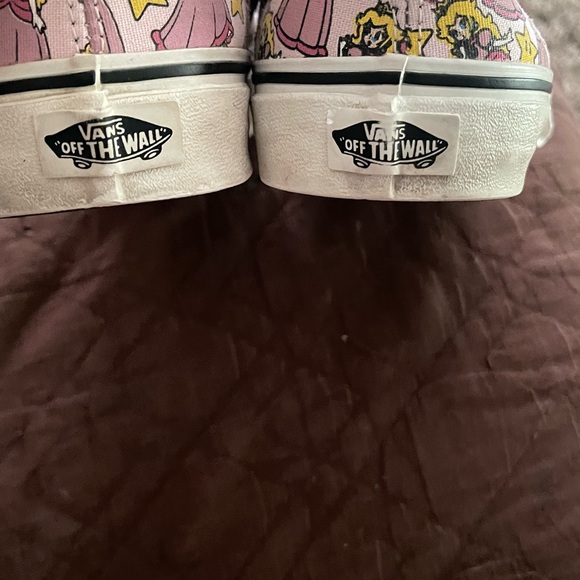Vans Nintendo Princess Peach - Picture 2 of 5
